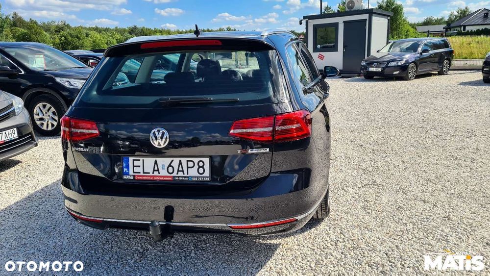 Volkswagen Passat - 11