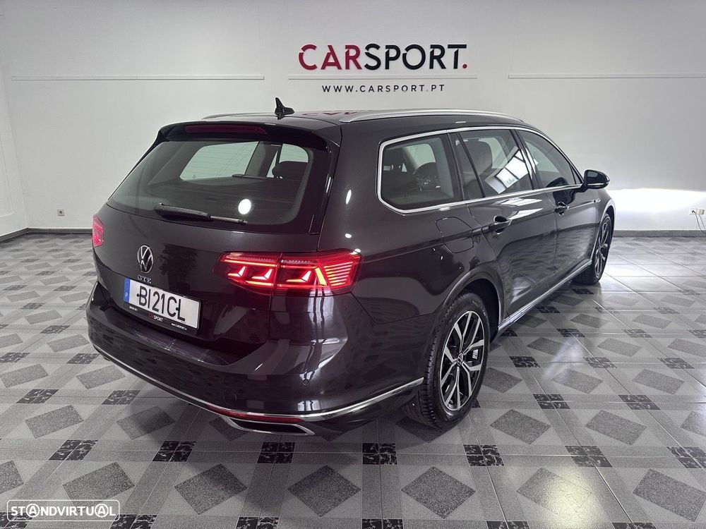 VW Passat Variant - 4