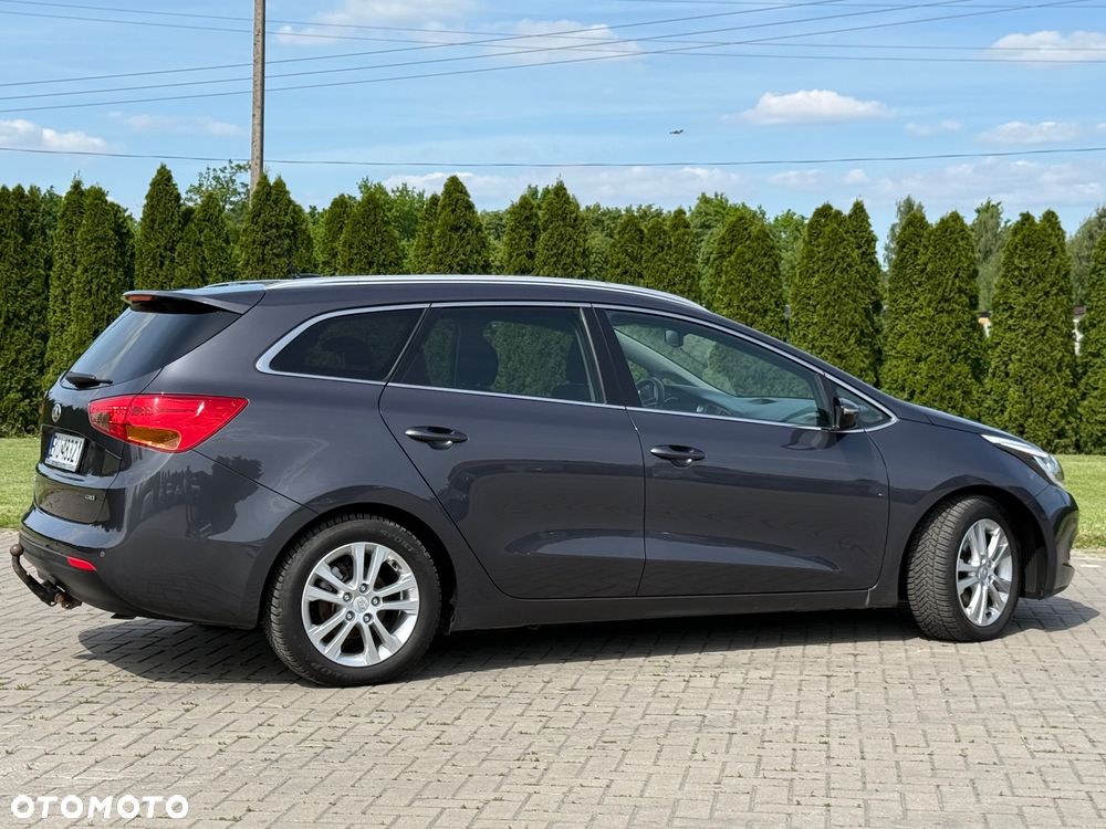 Kia Ceed - 13