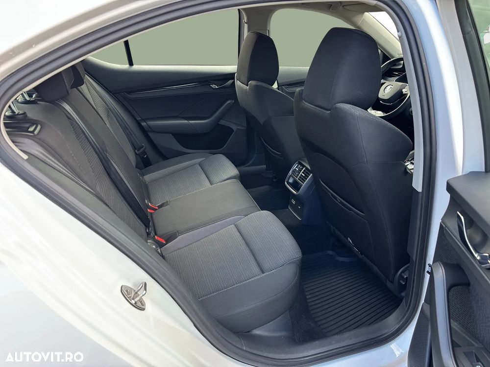 Skoda Octavia 2.0 TDI DSG Ambition - 21