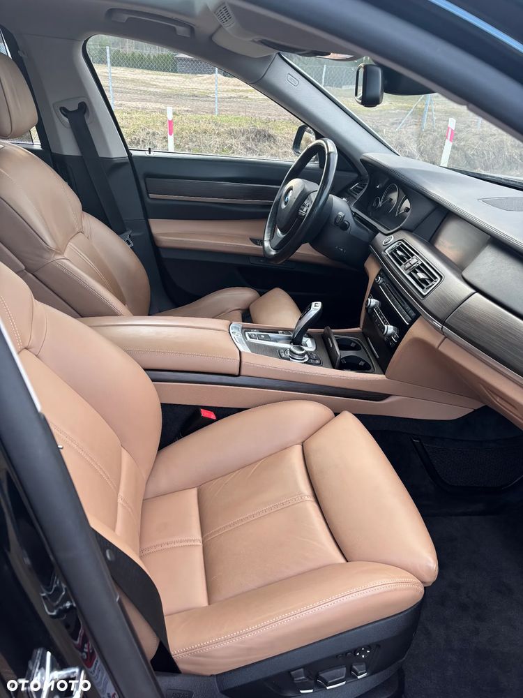 BMW Seria 7 - 25