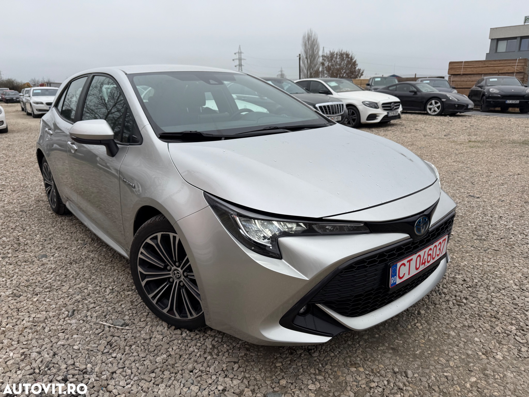 Toyota Corolla 2.0 Hybrid Lounge - 35