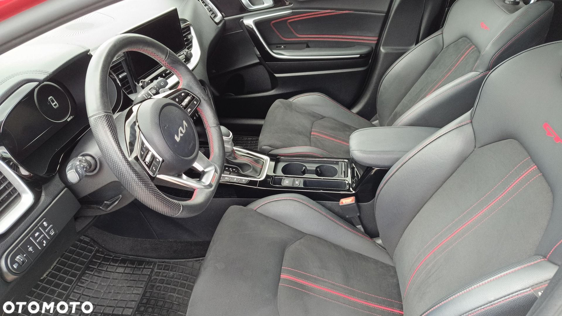 Kia ProCeed 1.6 T-GDI GT DCT - 14