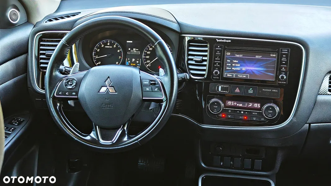 Mitsubishi Outlander - 30