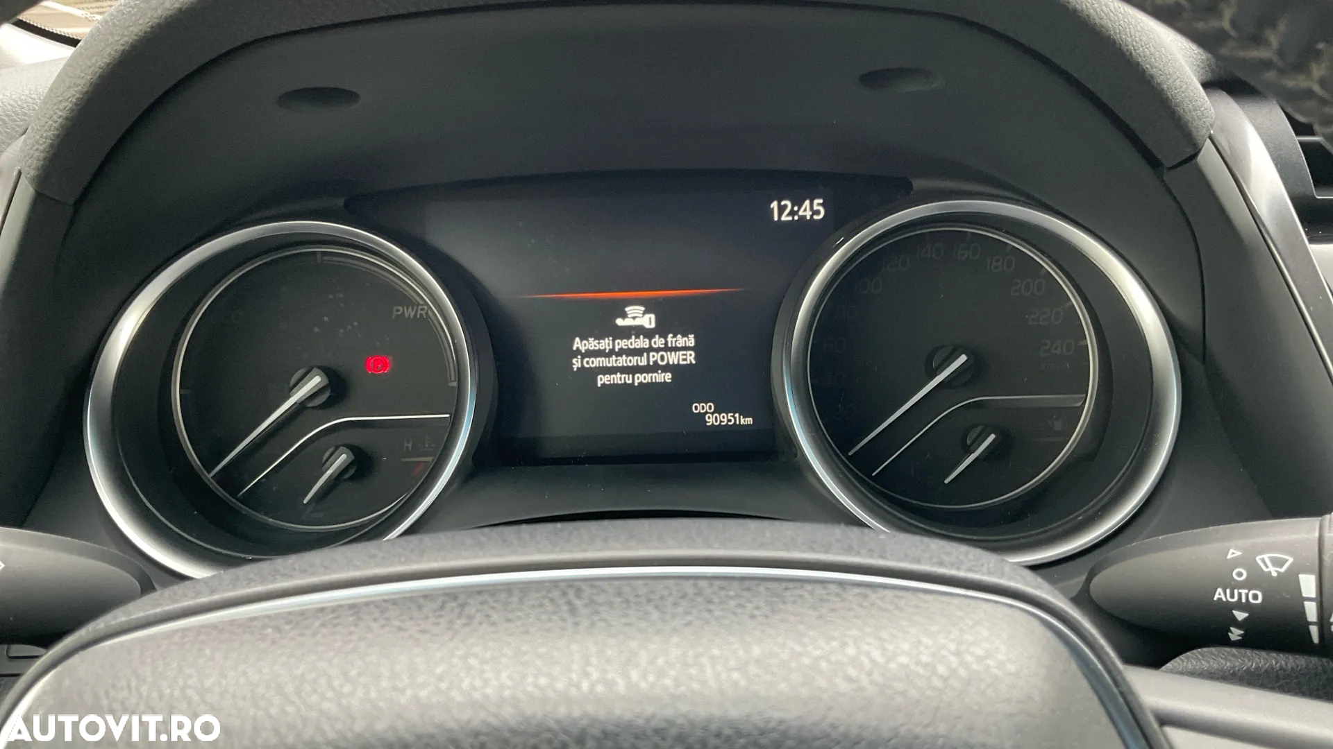 Toyota Camry 2.5 Hybrid Business - 18