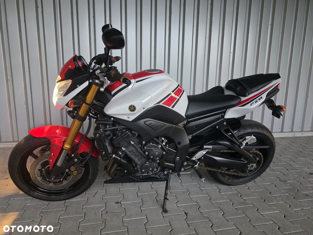 Yamaha FZ8 - 3