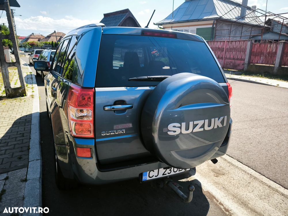 Suzuki Grand Vitara 1.9 DDIS JLX-ES - 9