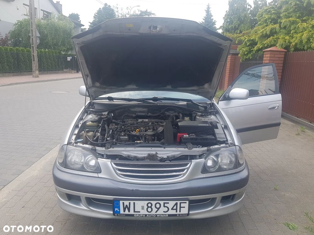 Toyota Avensis - 13