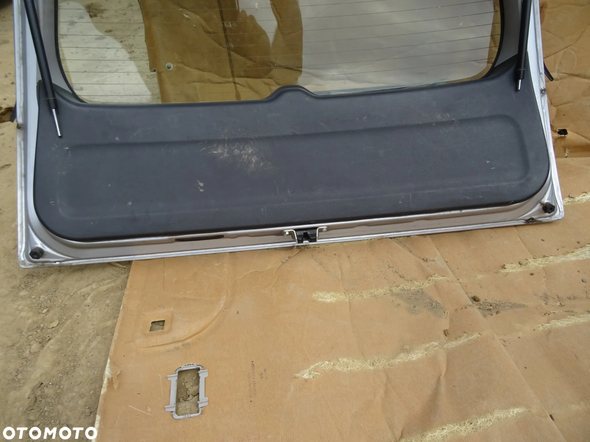 Klapa Bagażnika Mitsubishi Lancer VII Kombi A31 (Goła) - 7