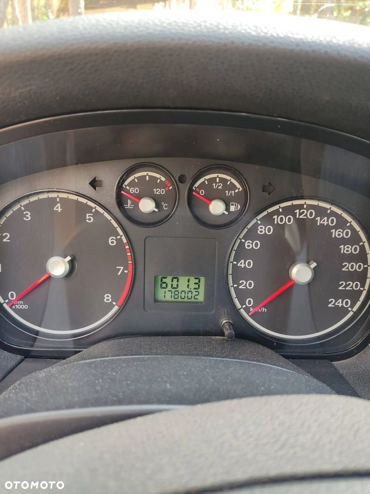Ford Focus ver-1-6-trend - 7