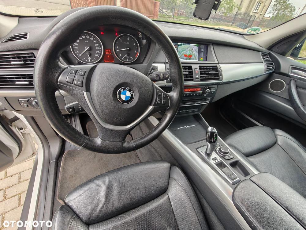 BMW X5 xDrive40d - 14