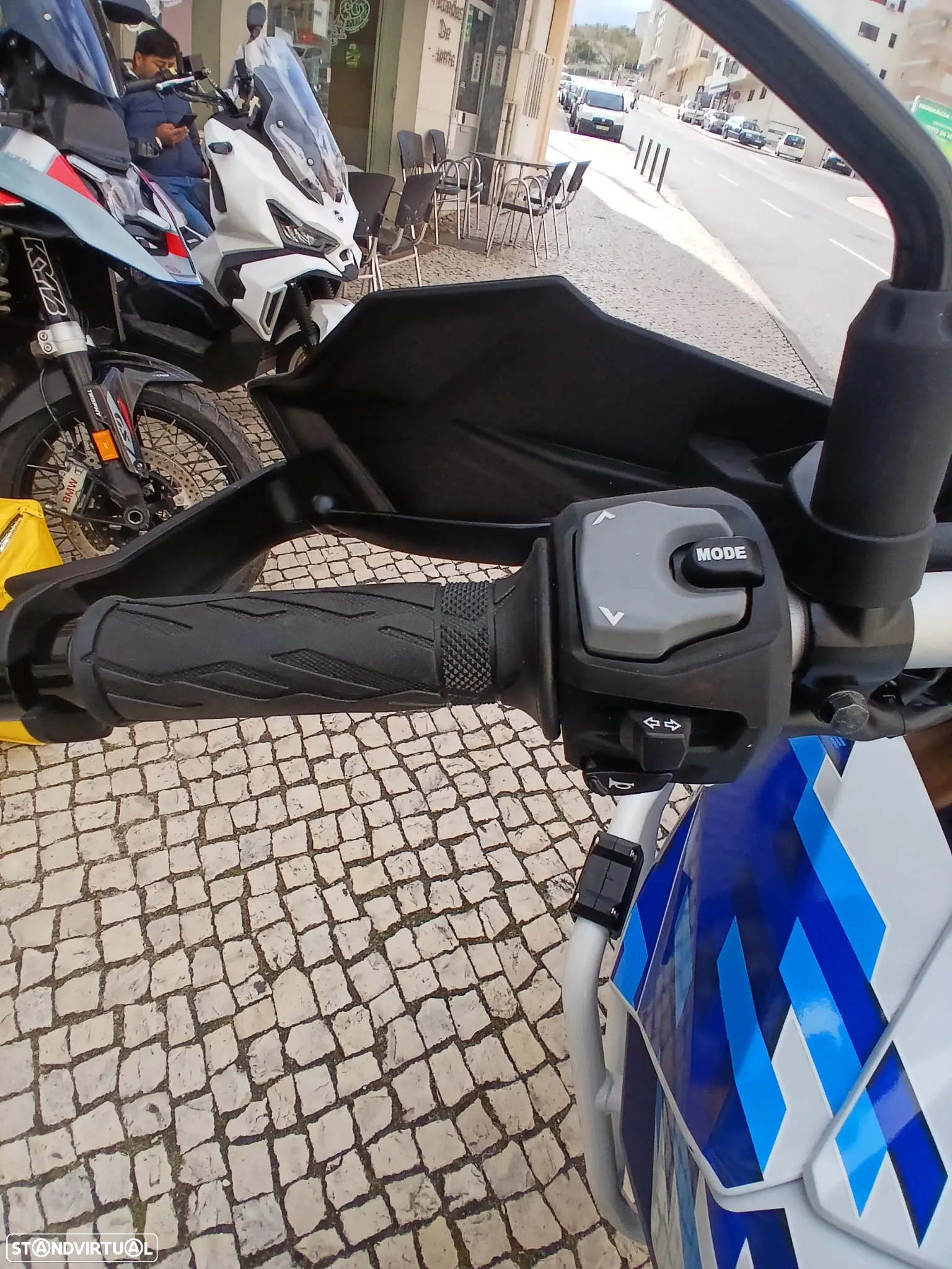 Suzuki V STROM Heritage 800 DE - 12