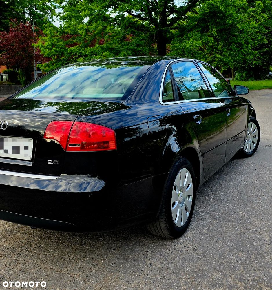 Audi A4 Limousine - 10