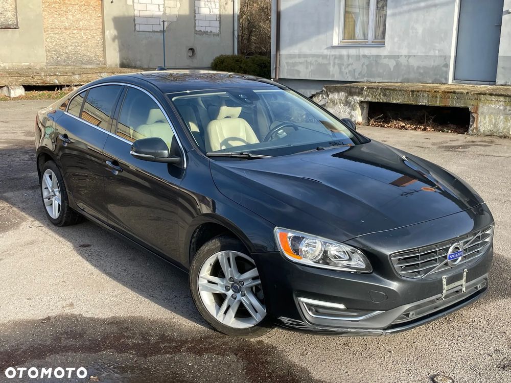 Volvo S60 - 1