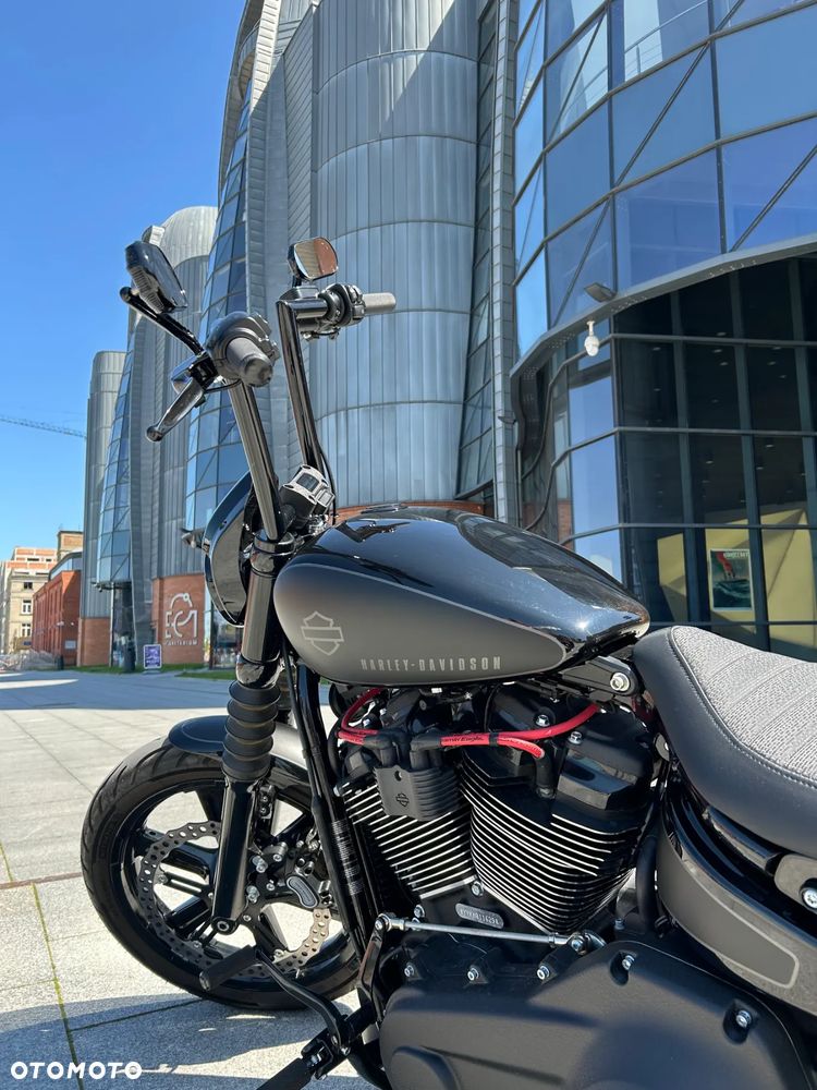 Harley-Davidson Softail Street Bob - 16