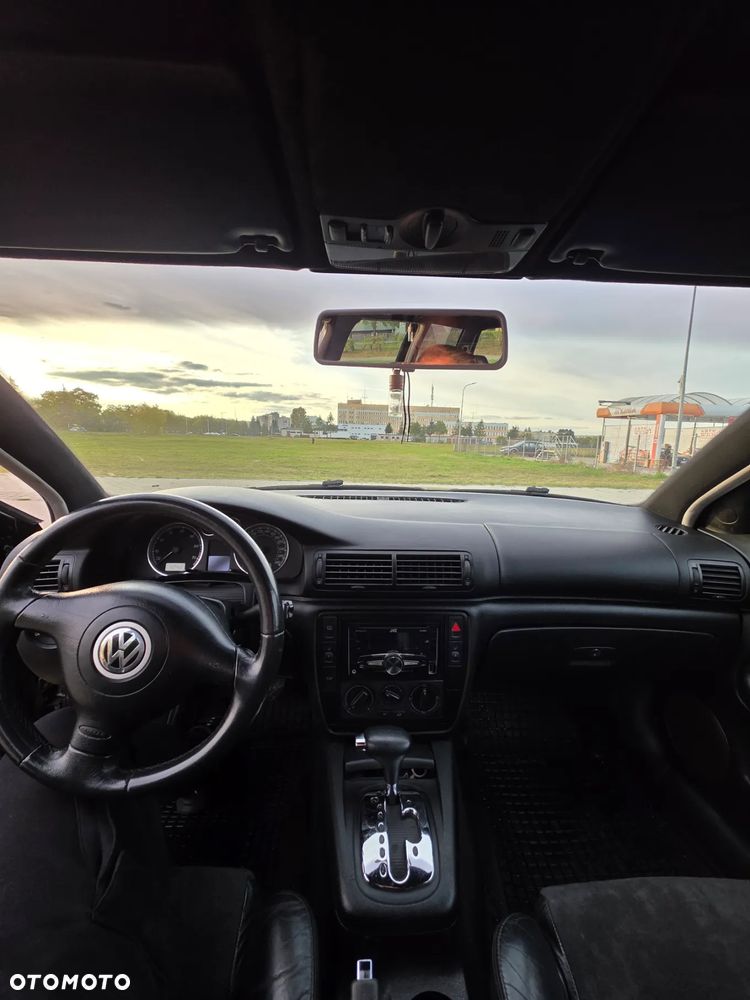 Volkswagen Passat - 13