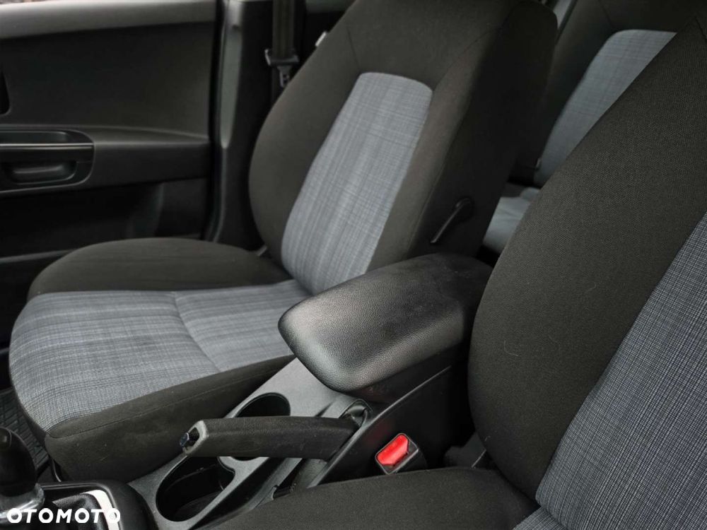 Kia Ceed - 25
