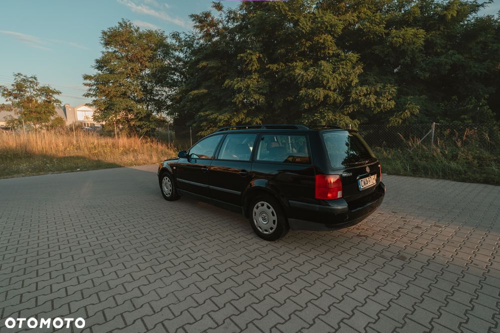 Volkswagen Passat - 4