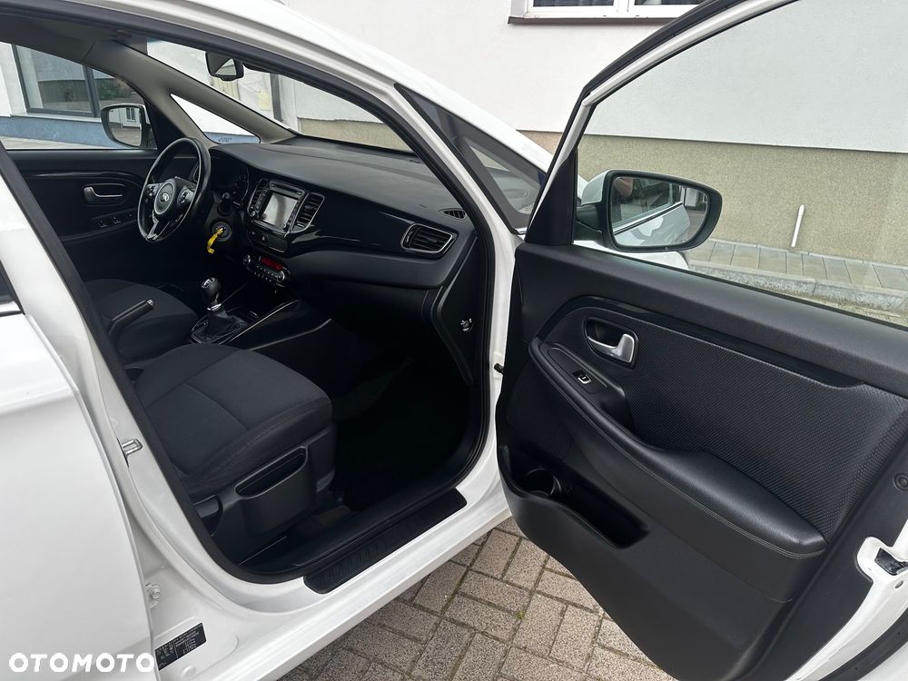 Kia Carens - 18