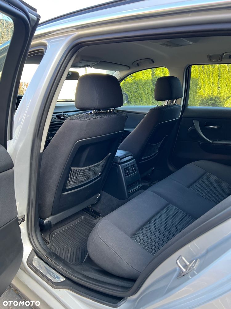 BMW Seria 3 318d - 9