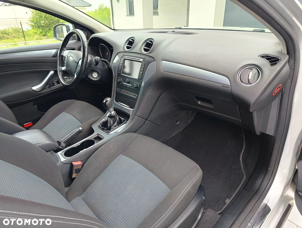 Ford Mondeo 2.0 TDCi Ambiente - 8
