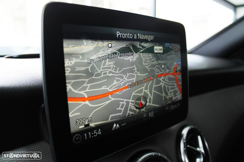 Mercedes-Benz CLA 180 d Shooting Brake Urban Aut. - 17