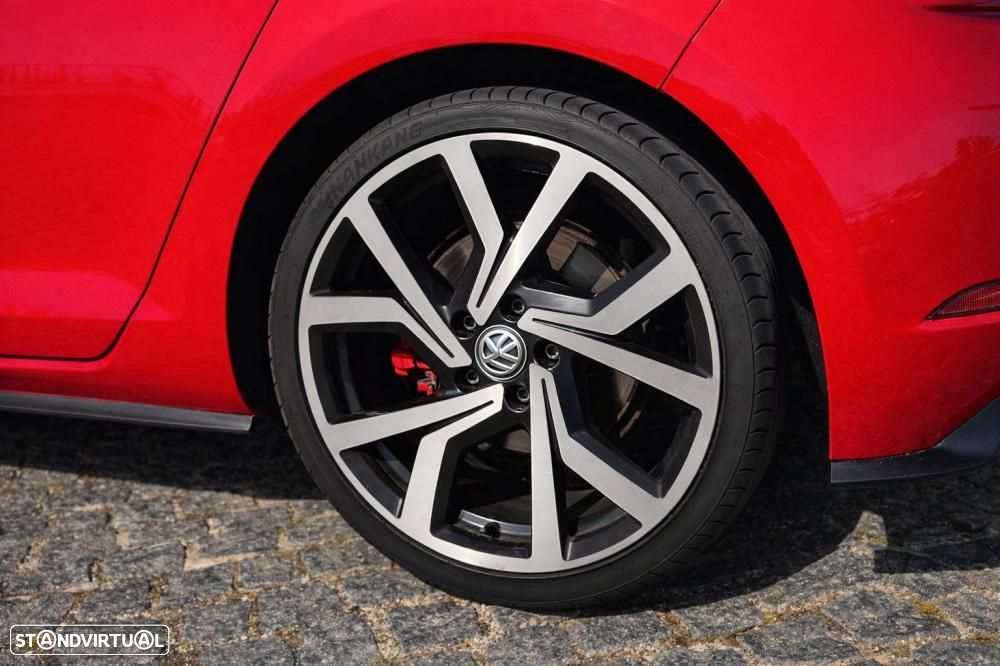 VW Golf 2.0 TSI GTI DSG - 11