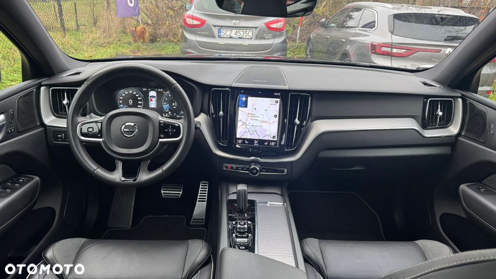 Volvo XC 60 T6 Plug-In Hybrid AWD R-Design - 28