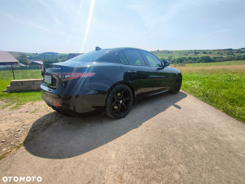 Alfa Romeo Giulia 2.0 Turbo 16V AT8-Q4 Veloce Ti - 6