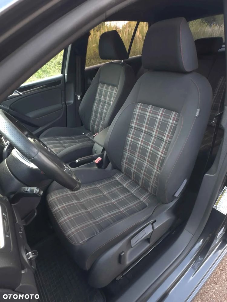 Volkswagen Golf 2.0 TSI GTI - 22