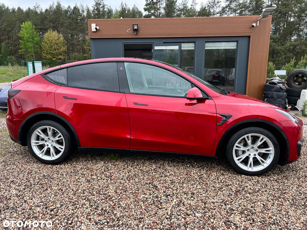 Tesla Model Y Long Range Dual Motor AWD - 4