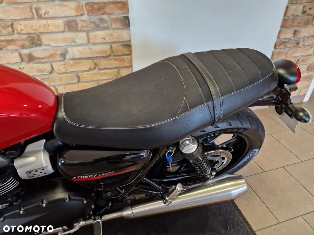 Triumph Street Twin - 11