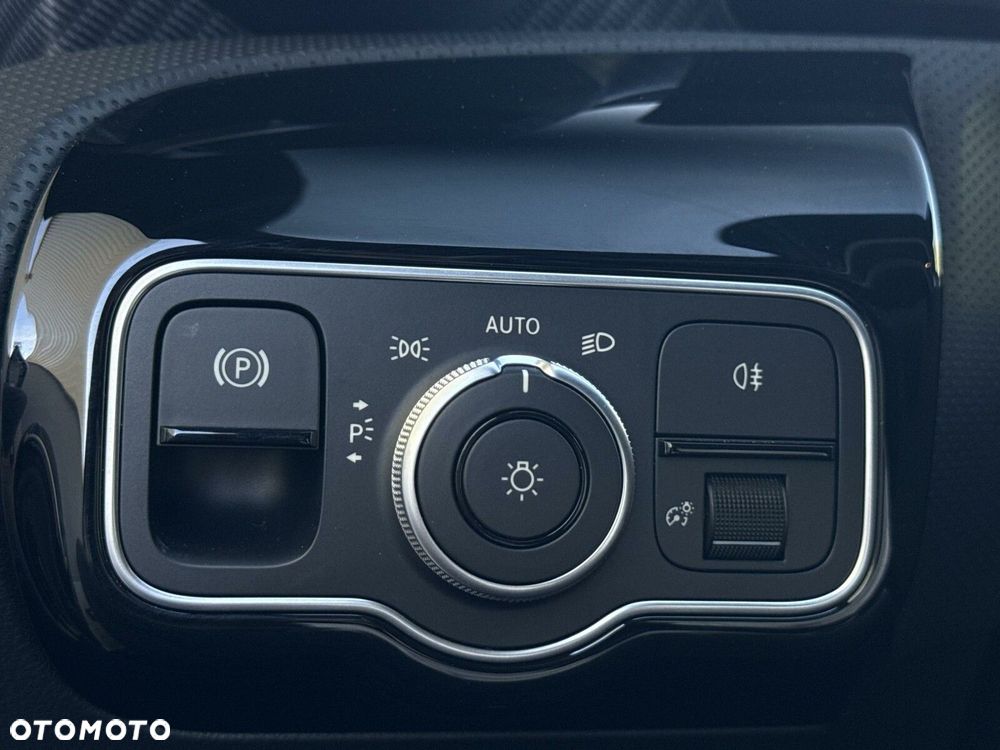 Mercedes-Benz CLA - 23