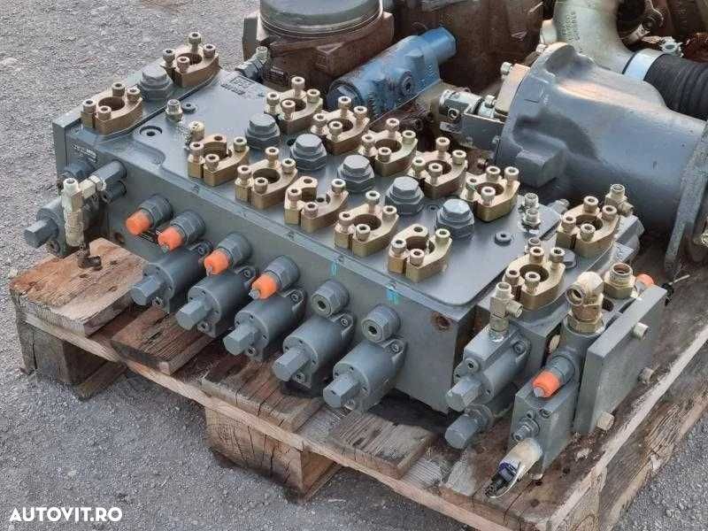 Distribuitor hidraulic JCB JS130, JS160, JS210, JS220, JS260, JS330 - 1