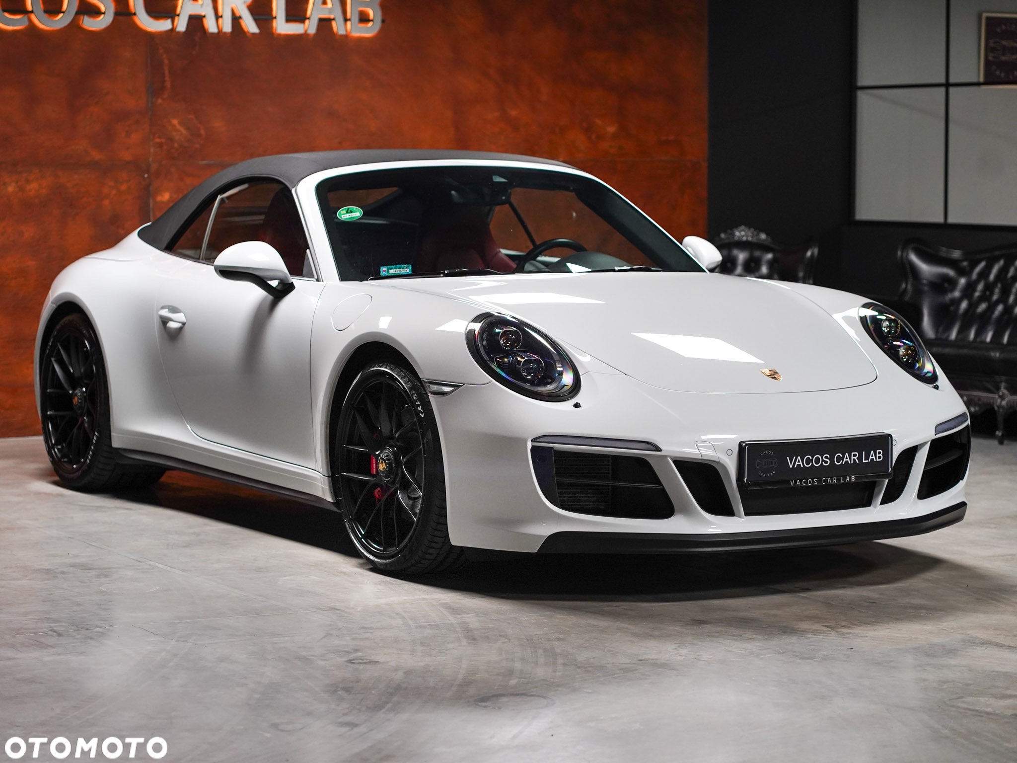 Porsche 911 Carrera 4 GTS PDK Cabrio - 11