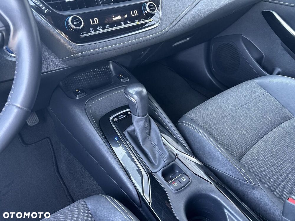 Toyota Corolla 1.8 Hybrid Comfort - 19