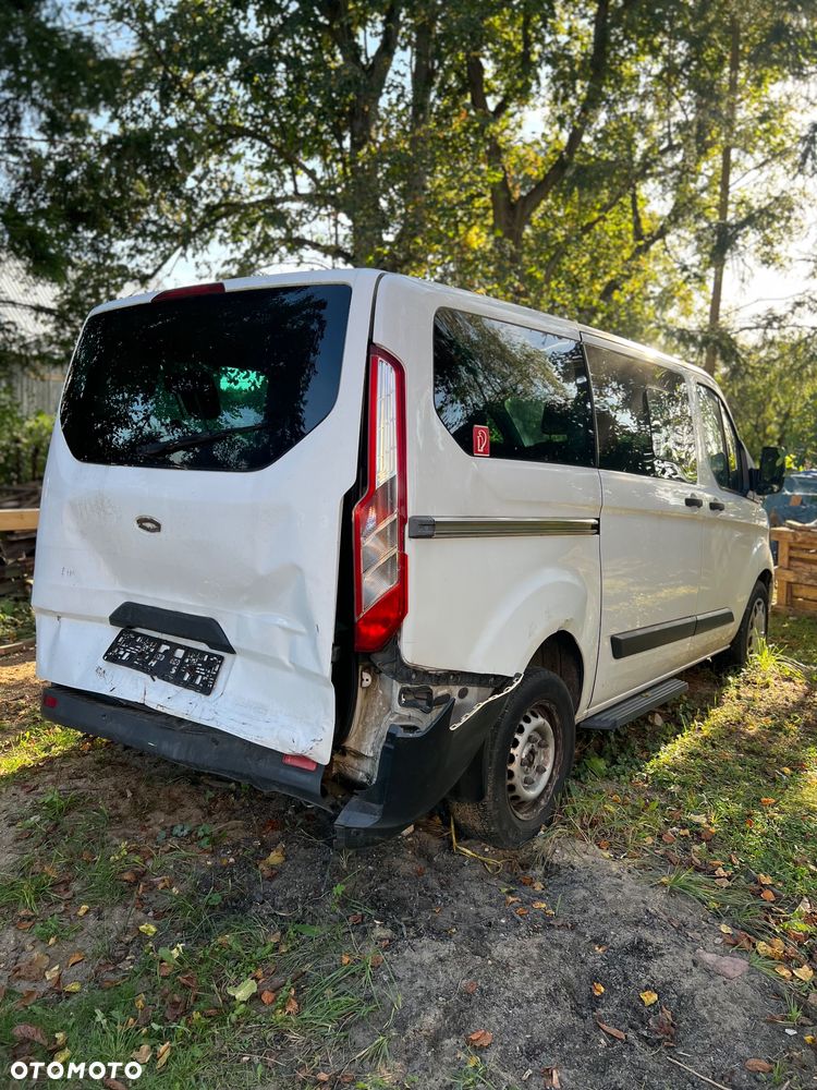 Ford Tourneo Custom - 2