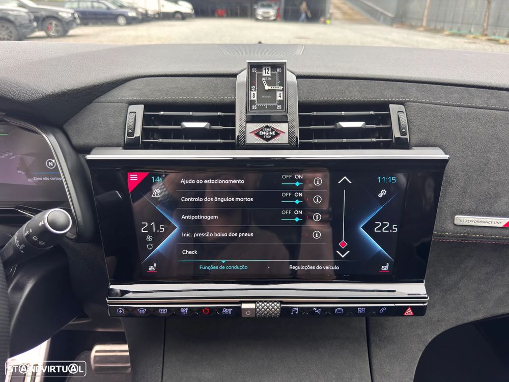 DS DS7 4x4 300 Performance Line - 32