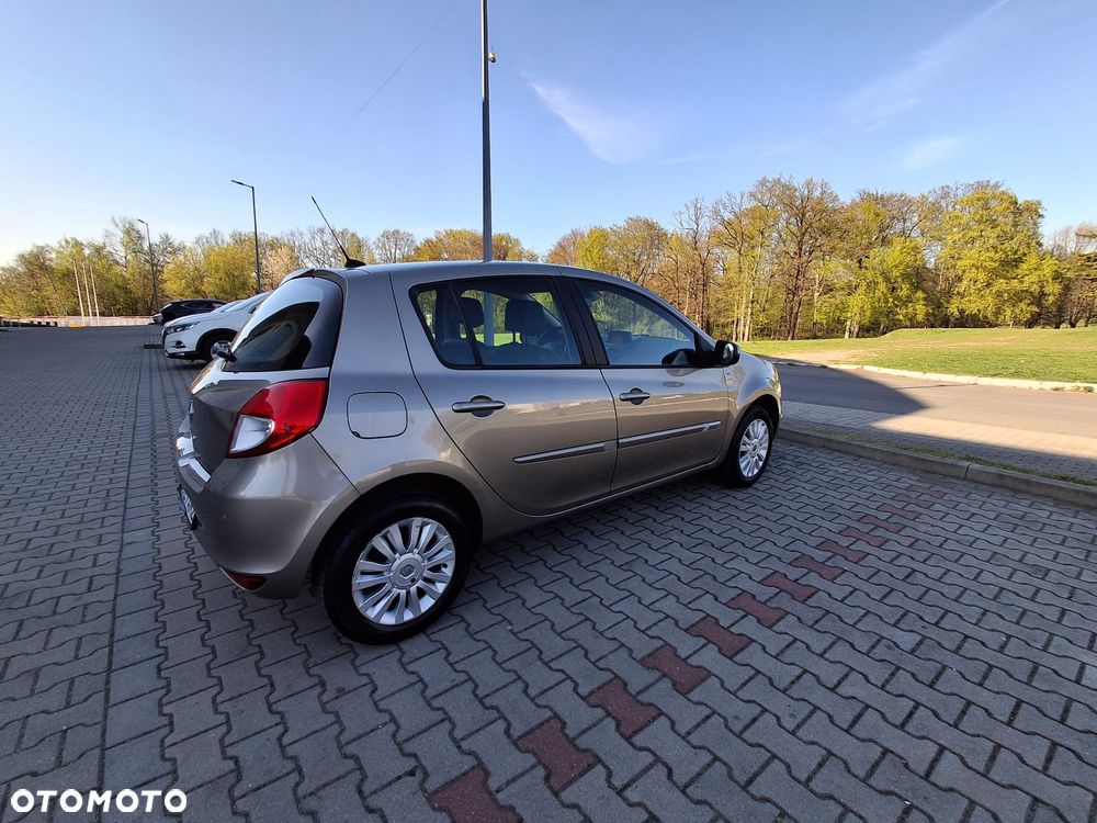 Renault Clio 1.2 16V Night&Day - 6