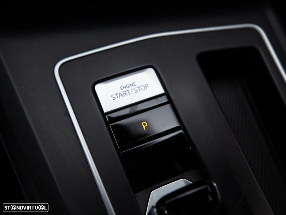 VW Golf 2.0 TDI Life DSG - 18