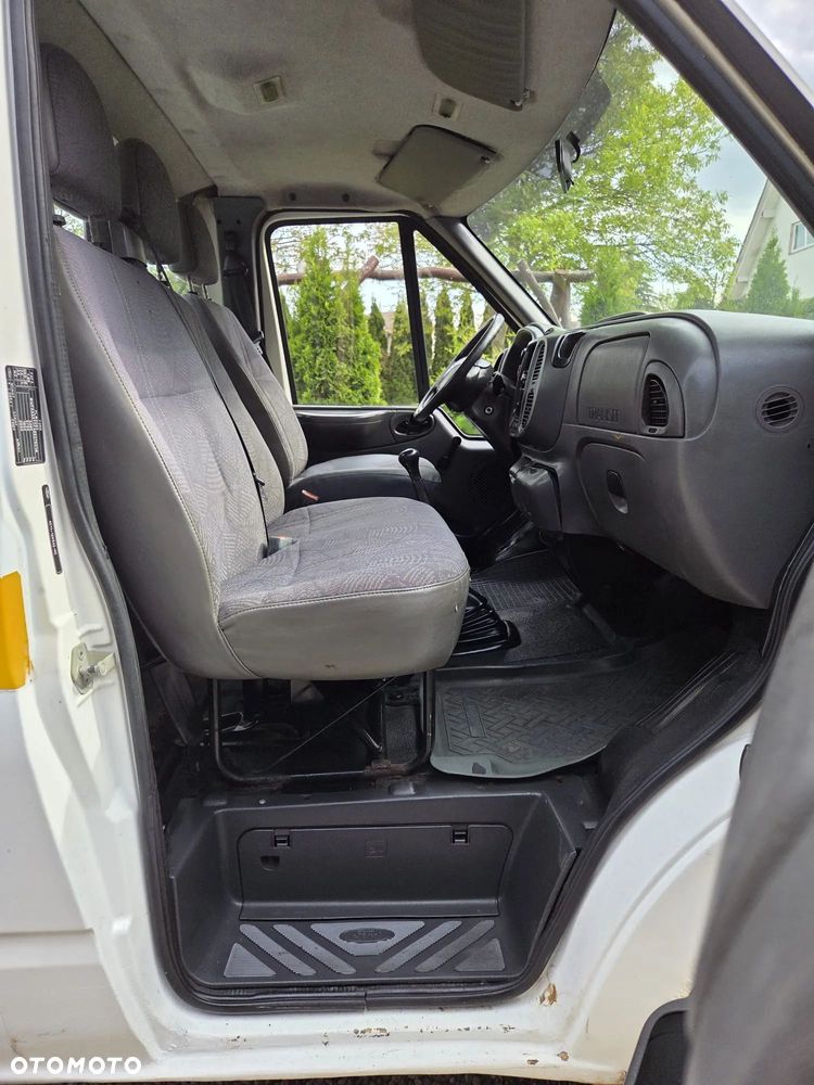 Ford Transit - 12