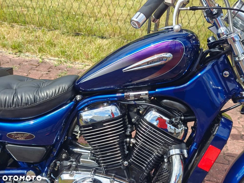 Suzuki Intruder - 11