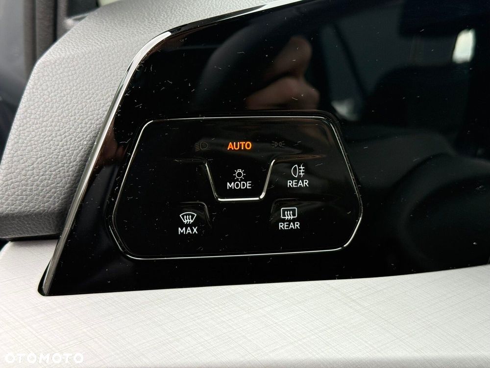 Volkswagen Golf Variant 2.0 TDI Life DSG - 13