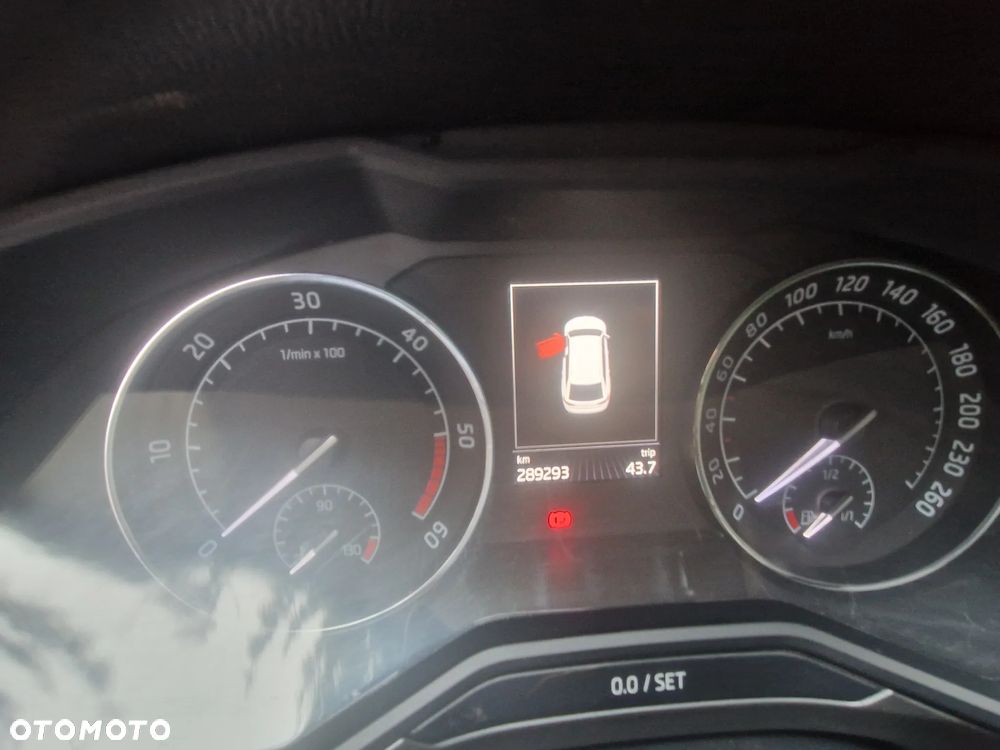 Skoda Superb 2.0 TDI DSG Style - 6