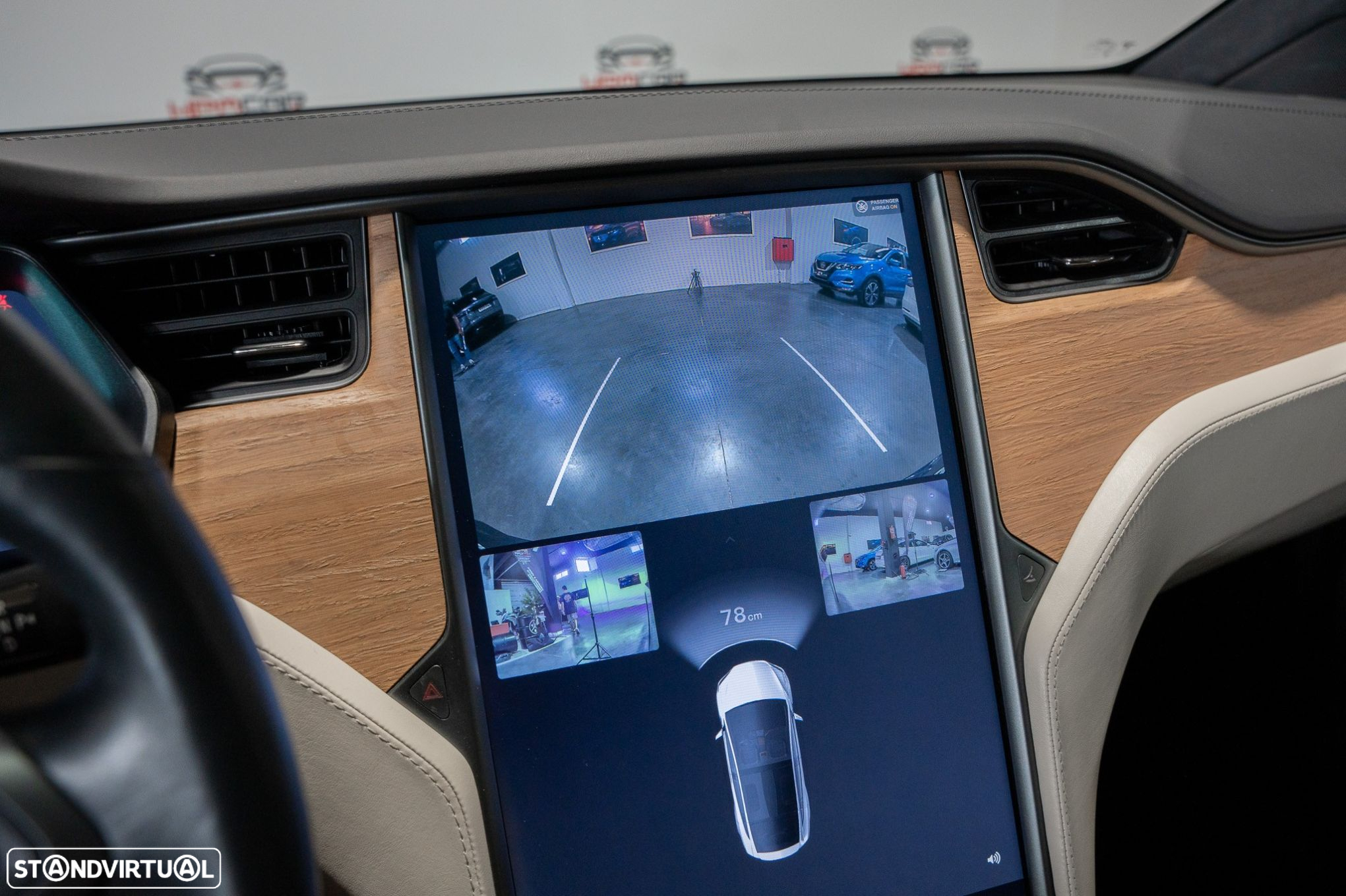 Tesla Model X - 30
