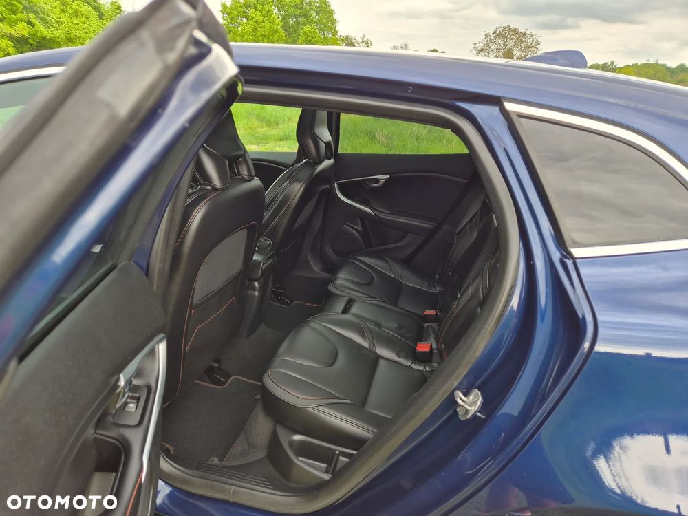 Volvo V40 D4 Drive-E Ocean Race - 18