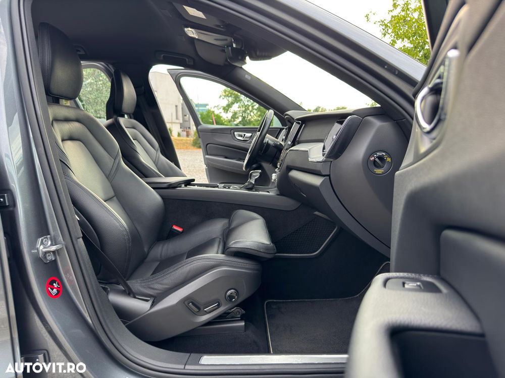 Volvo XC 60 D4 AWD Geartronic RDesign - 30