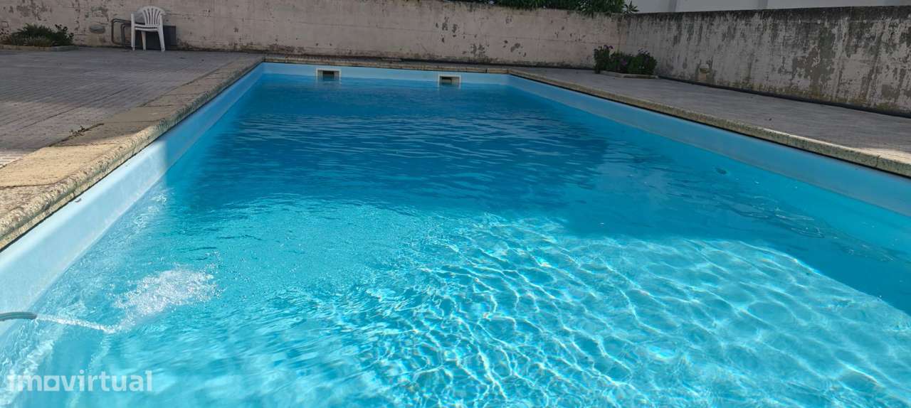 Apartamento T2 com parqueamento e vista de mar.  A 3 minutos da pra... - Grande imagem: 2/24