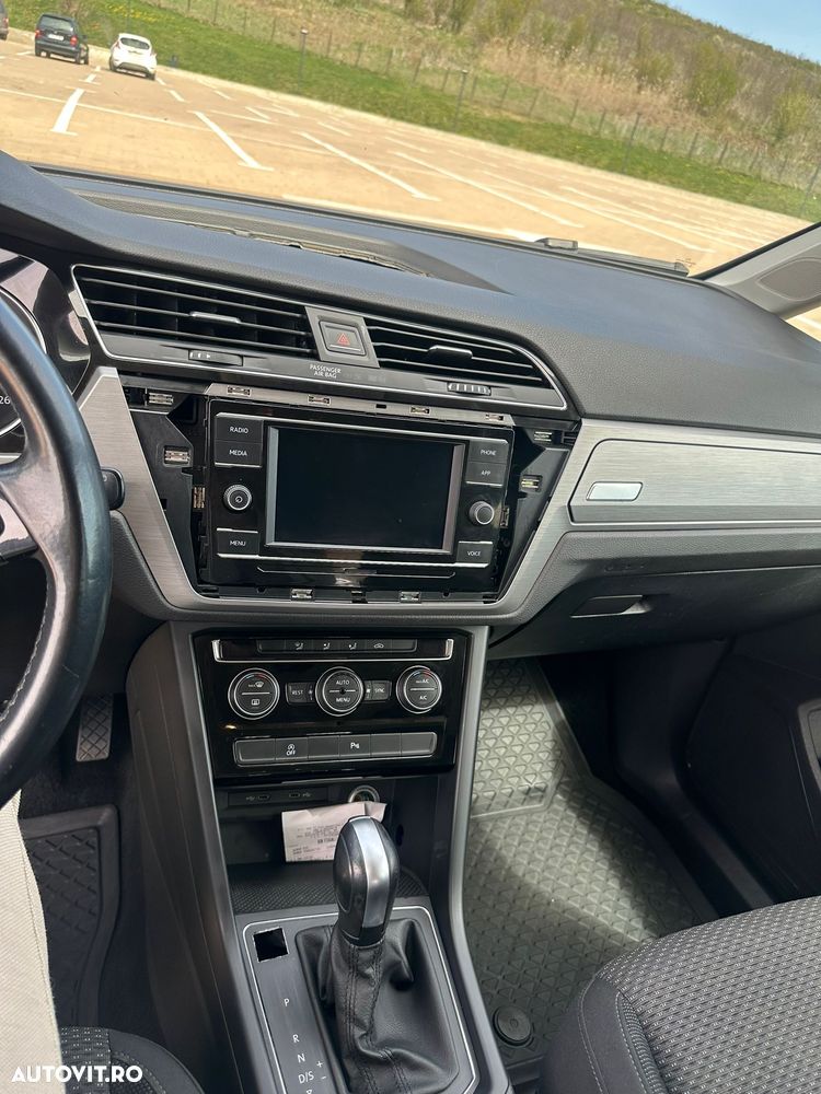 Volkswagen Touran 2.0 TDI DSG Comfortline - 10
