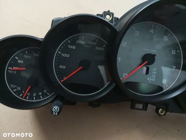 Licznik Porsche Cayenne II 4.8 GTS 420KM 75P 2010-2017r. - 2